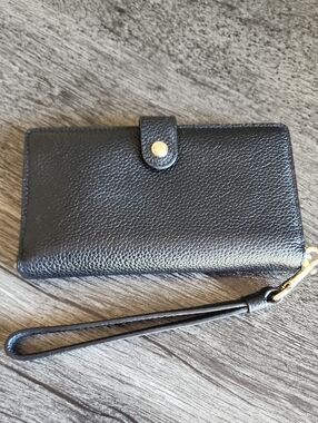 COACH Black Textured Leather Wristlet Wallet in Black